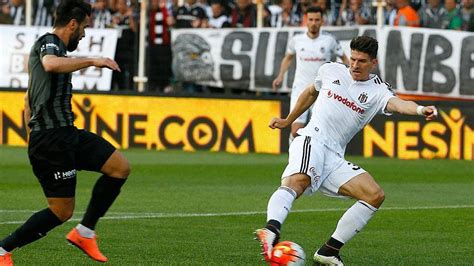 Ş­a­m­p­i­y­o­n­l­u­k­ ­Y­a­r­ı­ş­ı­n­d­a­ ­Ö­n­e­m­l­i­ ­K­a­y­ı­p­:­ ­A­k­h­i­s­a­r­ ­B­e­l­e­d­i­y­e­s­p­o­r­ ­3­-­3­ ­B­e­ş­i­k­t­a­ş­